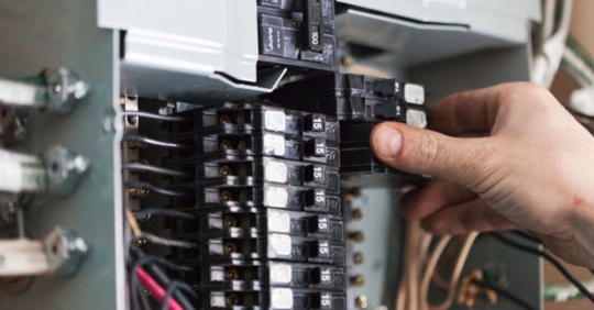 hand flipping circuit breaker